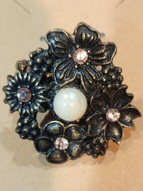 Vintage Inspired Floral Themed Cocktail Ring